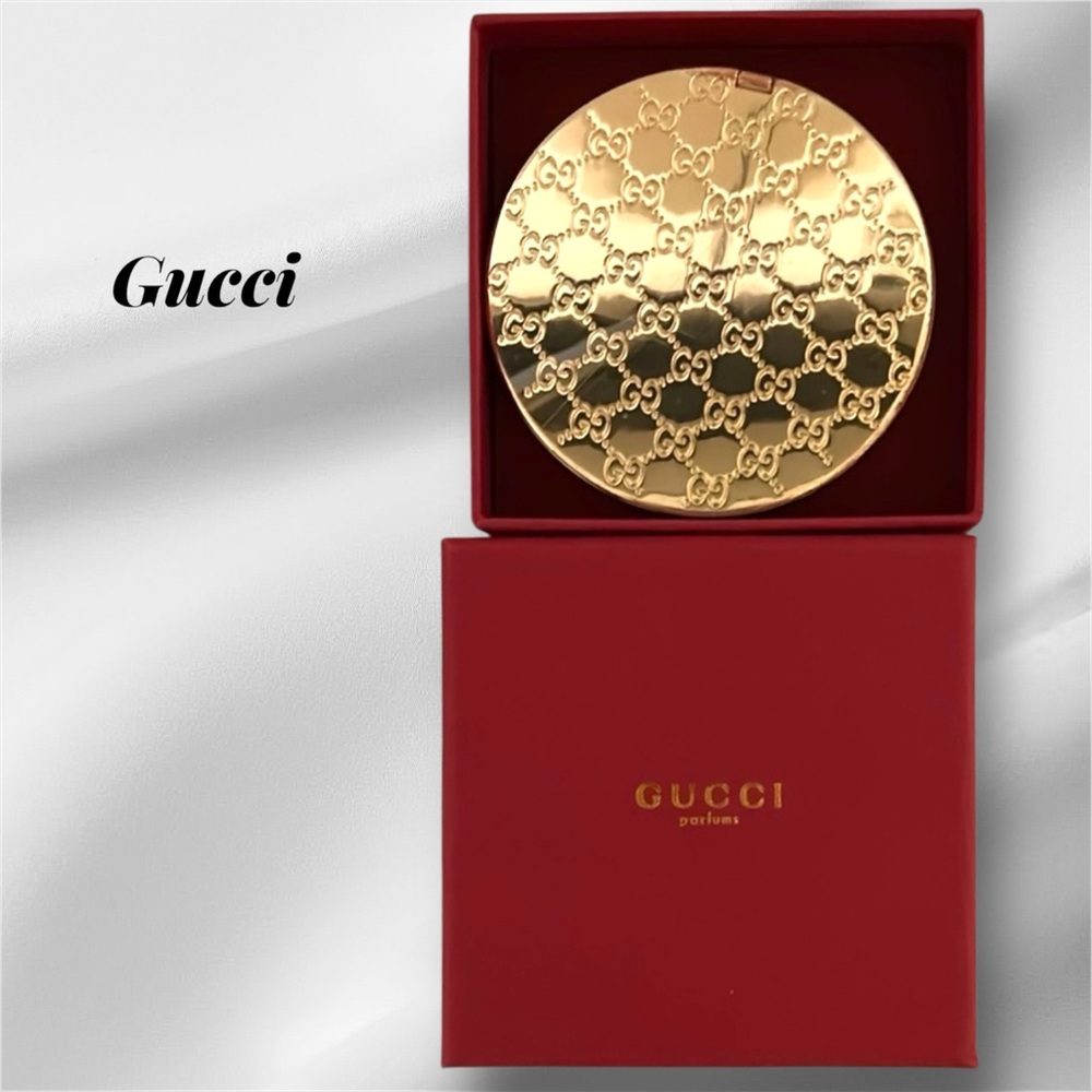 Gucci Gold Embossed Compact - Picture 2 of 5